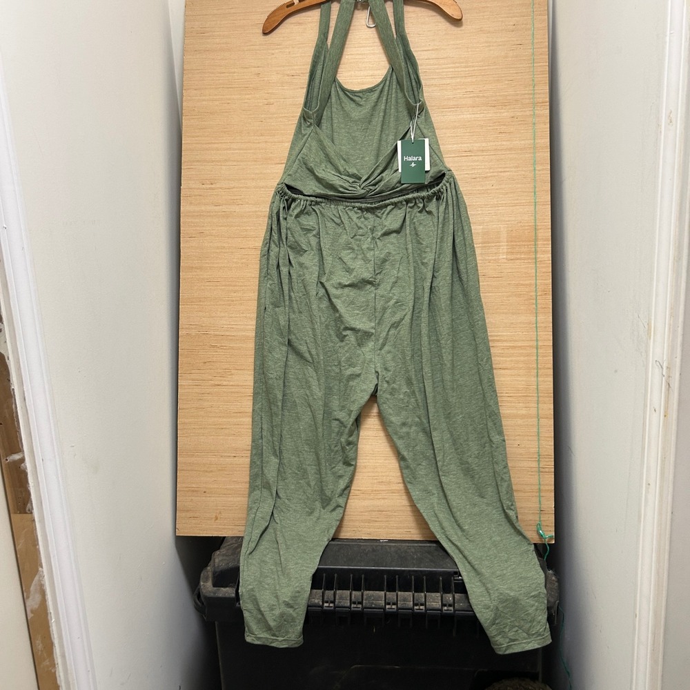 Halara Heather Green Halter Twist Back Jumpsuit Pockets Size L NWT - Picture 3 of 11